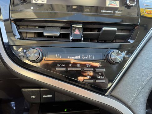 Certified 2021 Toyota Camry SE image 31