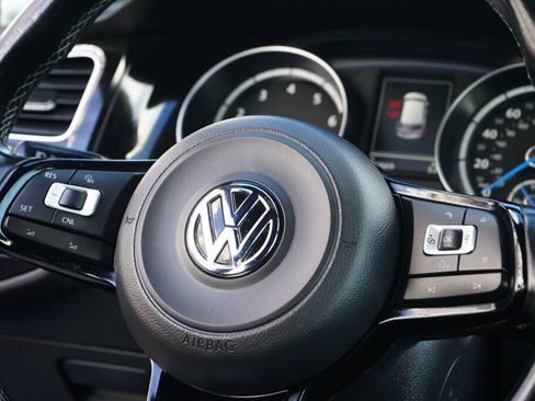 Used 2015 Volkswagen Golf R 4-Door image 15