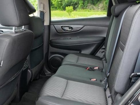 Used 2019 Nissan Rogue SV AWD/4WD image 12