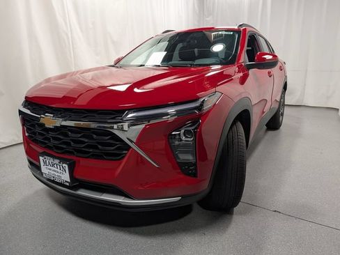 New 2026 Chevrolet Trax LT w/ Driver Confidence Package FWD image 7
