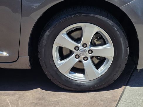 Used 2016 Toyota Sienna LE FWD image 13