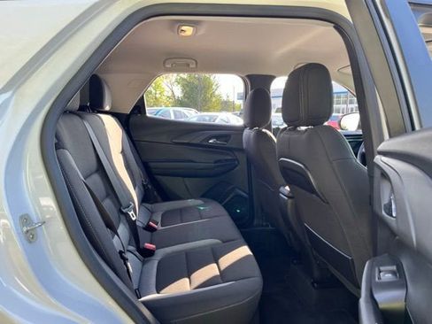Used 2024 Chevrolet TrailBlazer LT w/ Driver Confidence Package FWD image 18