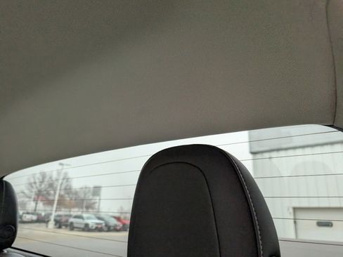 Used 2015 GMC Canyon SLT image 21