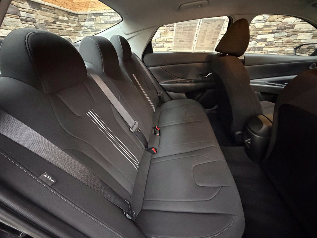 Used 2024 Hyundai Elantra SEL FWD image 30