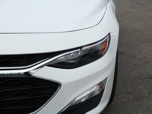 Used 2025 Chevrolet Malibu RS FWD image 8
