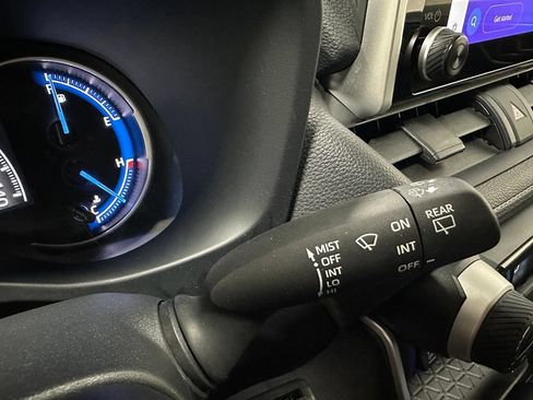 Used 2025 Toyota RAV4 LE AWD/4WD image 22