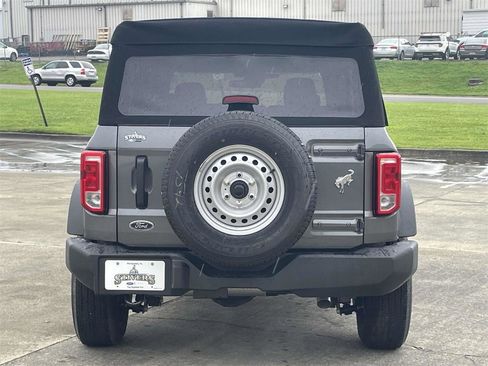 New 2025 Ford Bronco 4-Door image 4