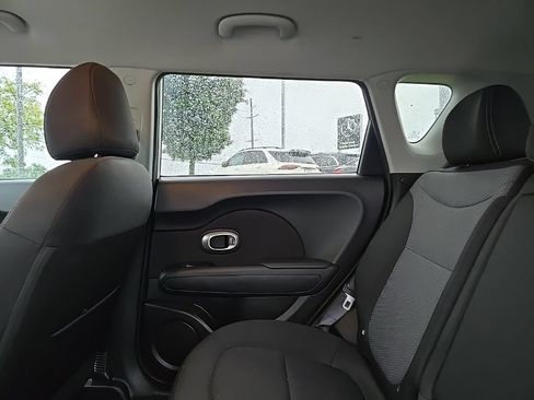Used 2018 Kia Soul + FWD image 29