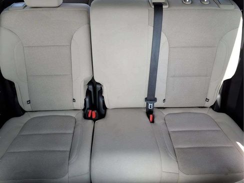 Used 2023 Chevrolet Traverse LS FWD image 17