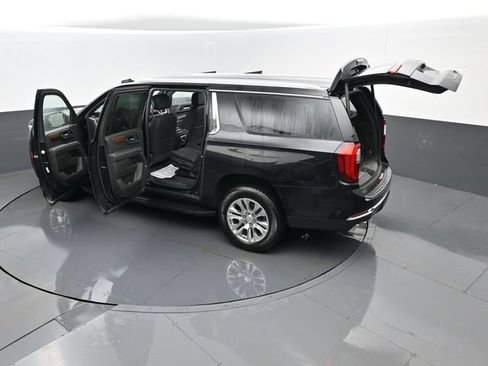 Used 2025 GMC Yukon XL Denali AWD/4WD image 33