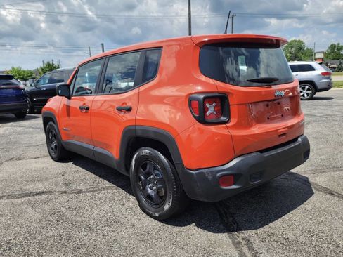 Used 2021 Jeep Renegade Sport image 5