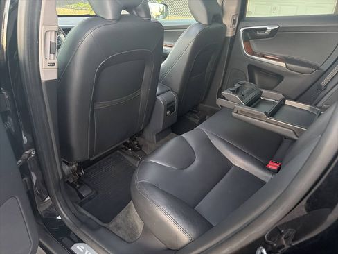Used 2015 Volvo XC60 T6 w/ Proximity Package AWD/4WD image 24