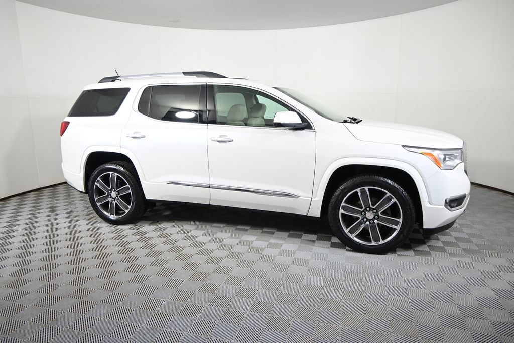 Used 2018 GMC Acadia Denali w/ Technology Package AWD/4WD image 8