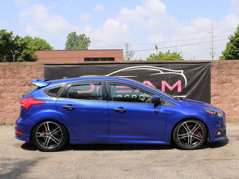 Used 2015 Ford Focus ST w/ Equipment Group 401A FWD image 5