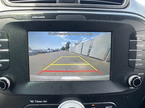 Used 2019 Kia Soul + FWD image 11