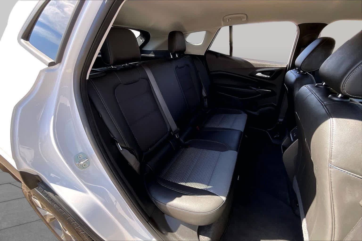 Used 2024 Chevrolet Trax LT w/ Driver Confidence Package FWD image 19