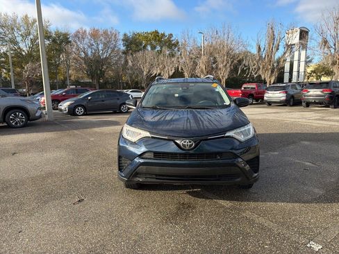 Used 2018 Toyota RAV4 LE image 8