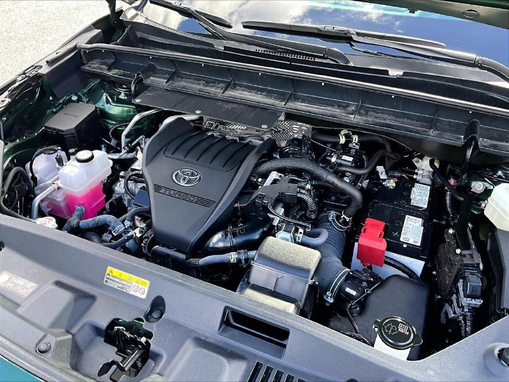 Used 2025 Toyota Highlander Platinum AWD/4WD image 36