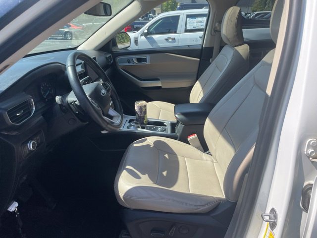 Used 2021 Ford Explorer Limited w/ Equipment Group 301A AWD/4WD image 12