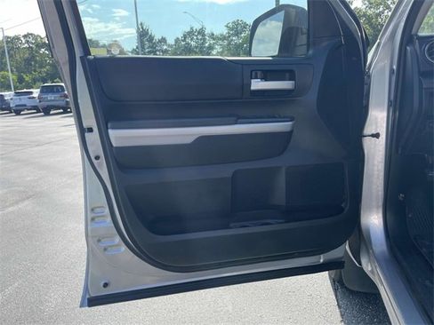 Used 2018 Toyota Tundra SR5 w/ SR5 Upgrade Package image 14