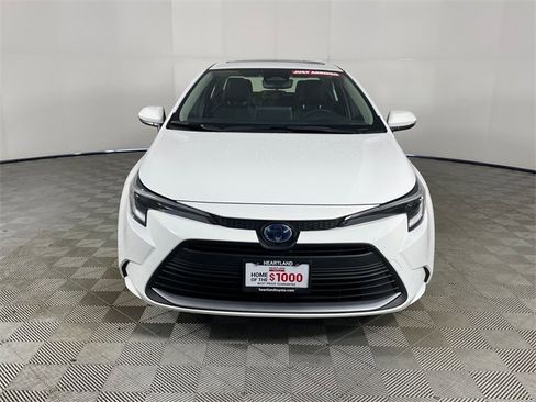 Used 2025 Toyota Corolla XLE image 27