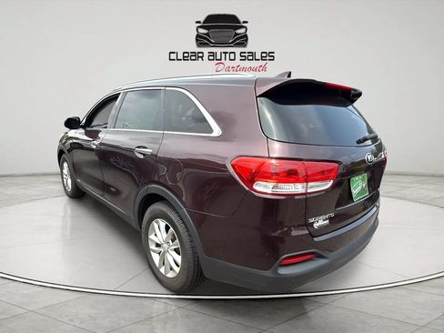 Used 2016 Kia Sorento AWD w/ LX Convenience Package image 3