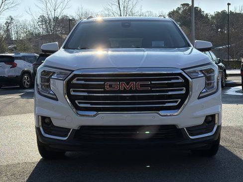 Used 2023 GMC Terrain SLT w/ Infotainment Package II image 13