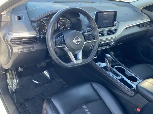 Used 2025 Nissan Altima 2.5 SR image 14