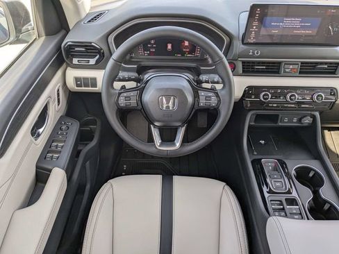 New 2026 Honda Pilot Touring image 16