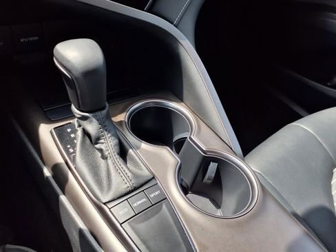 Certified 2022 Toyota Camry SE image 17