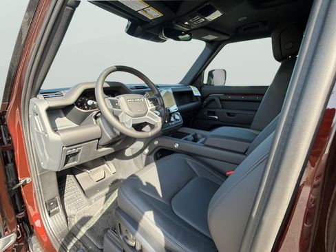 New 2026 Land Rover Defender 90 X-Dynamic SE AWD/4WD image 18