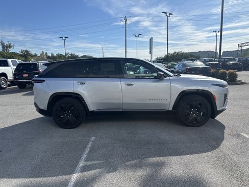 New 2025 Jeep Wagoneer S Launch Edition AWD/4WD image 6