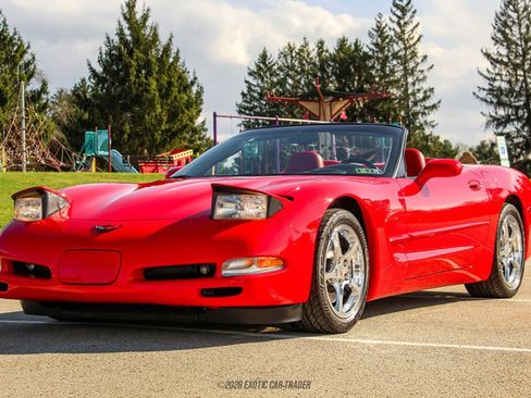 Used 2004 Chevrolet Corvette Convertible w/ Preferred Equipment Group RWD image 14