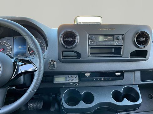 New 2025 Mercedes-Benz Sprinter 2500 image 10