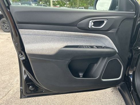 Certified 2022 Jeep Compass Latitude image 34