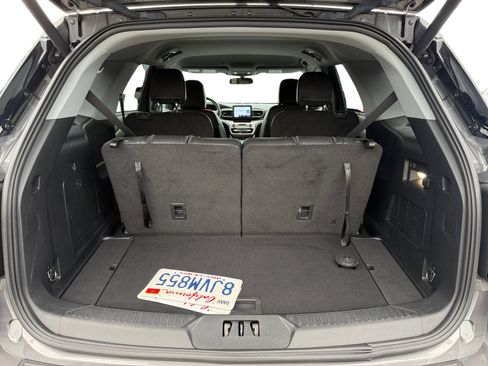 Certified 2022 Ford Explorer XLT w/ Equipment Group 202A image 17