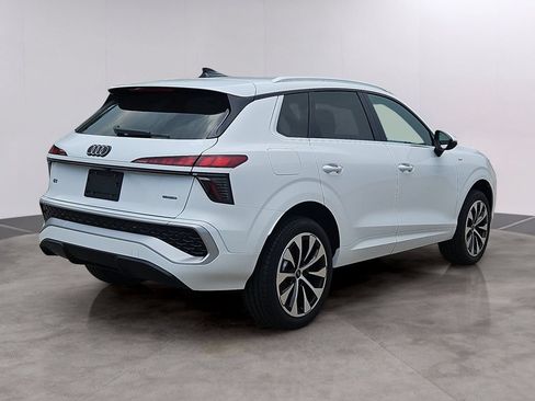 New 2026 Audi Q3 quattro 2.0T AWD/4WD image 3