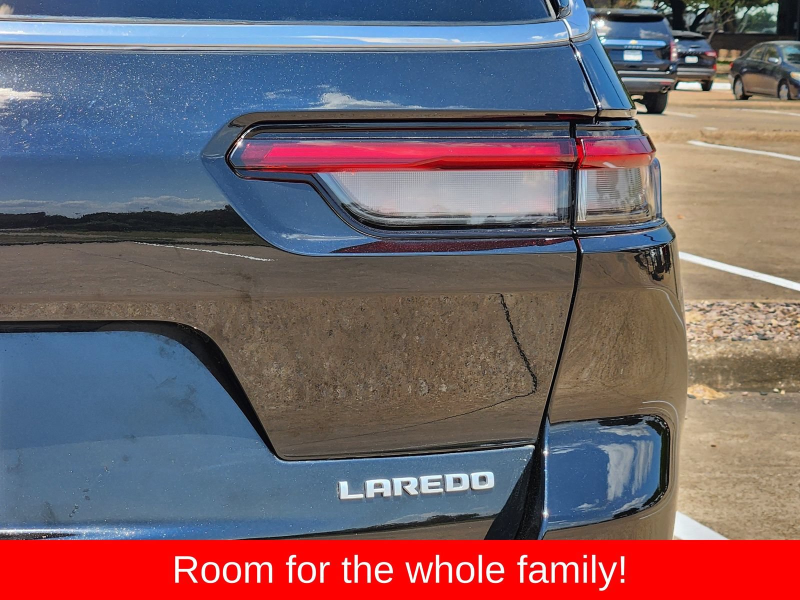 Used 2025 Jeep Grand Cherokee L Laredo RWD image 16