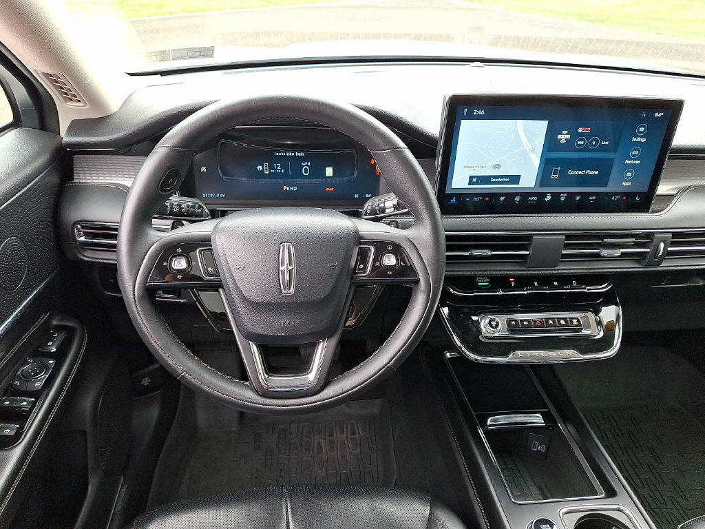Used 2023 Lincoln Corsair AWD w/ Equipment Group 101A image 2