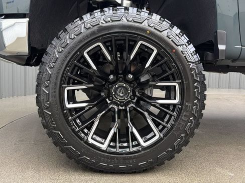Used 2026 Chevrolet Silverado 1500 LTZ w/ LTZ Premium Package AWD/4WD image 9