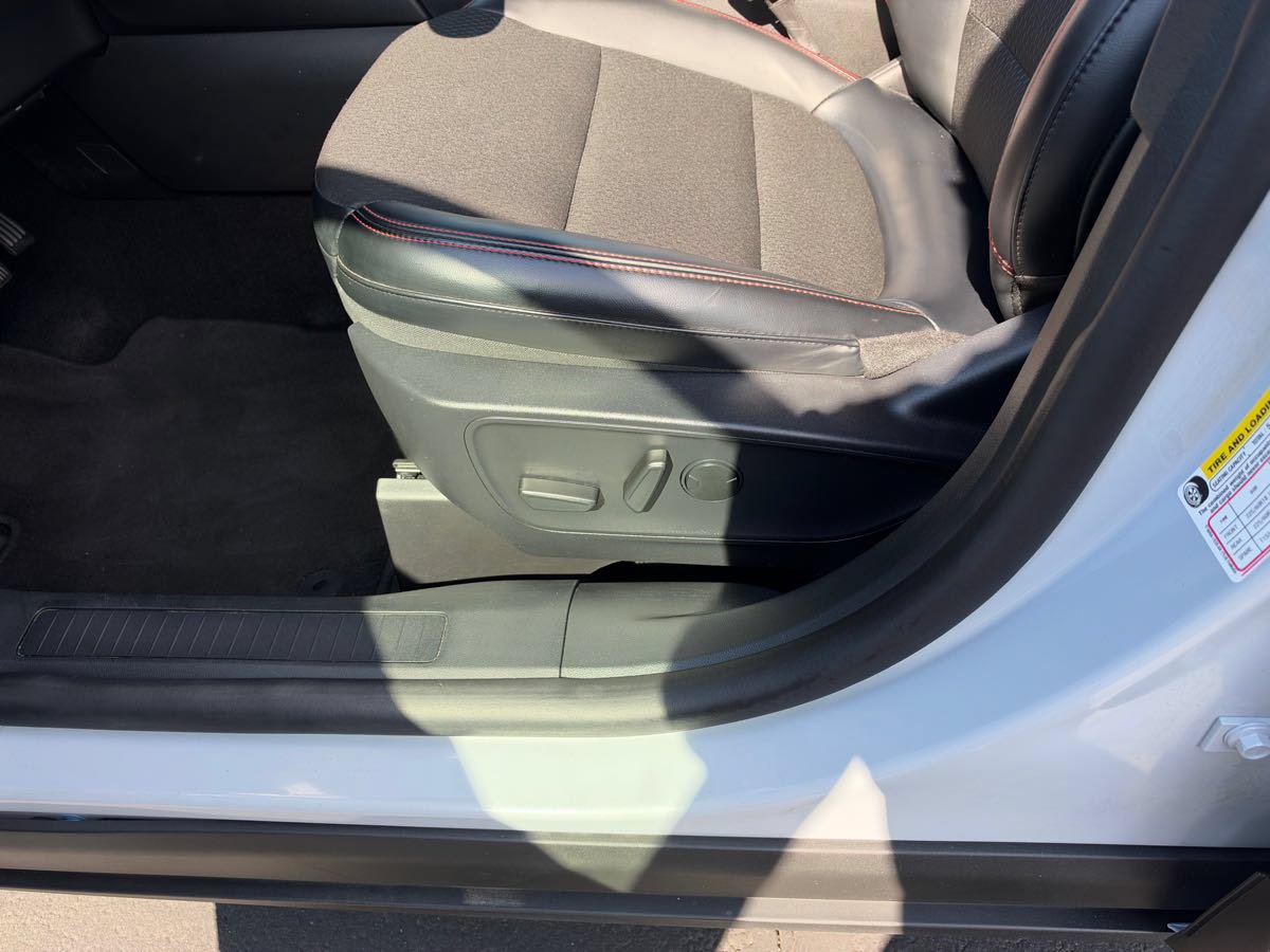 Used 2025 Ford Escape ST-Line w/ Tech Pack #1 AWD/4WD image 25