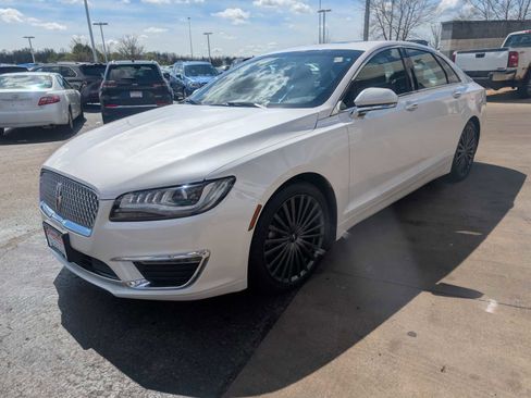 Used 2017 Lincoln MKZ Reserve FWD image 3