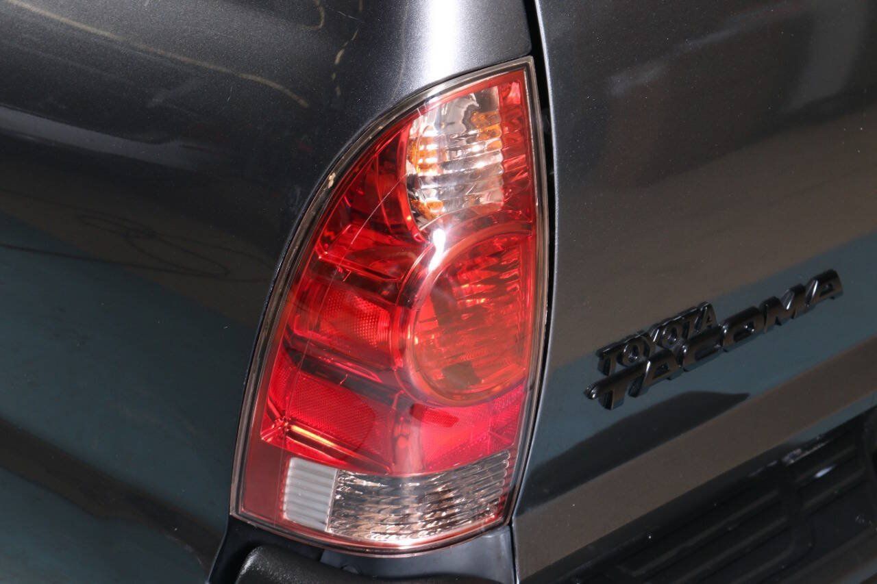 Used 2011 Toyota Tacoma 2WD Regular Cab image 31