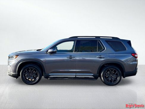 Used 2024 Honda Pilot Touring image 3