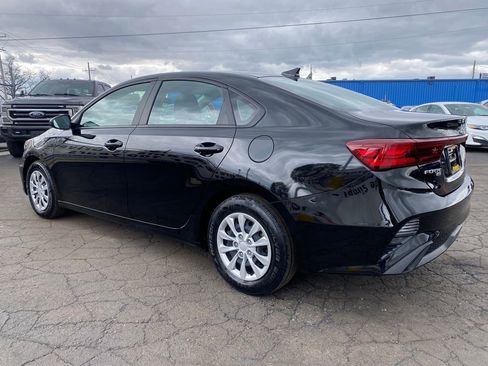 Used 2023 Kia Forte LX FWD image 5