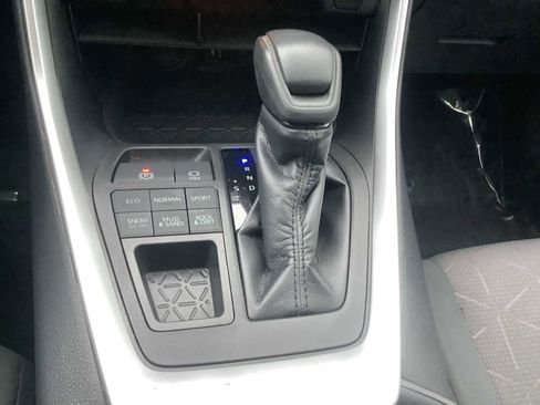 Used 2019 Toyota RAV4 XLE image 18