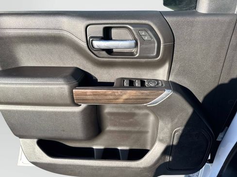 Used 2022 Chevrolet Silverado 1500 LT Trail Boss image 9