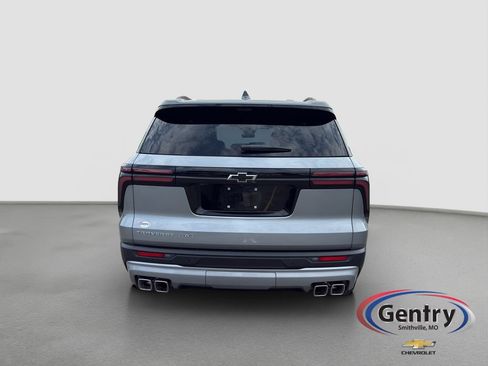 Used 2026 Chevrolet Traverse LT w/ Driver Confidence Package AWD/4WD image 5