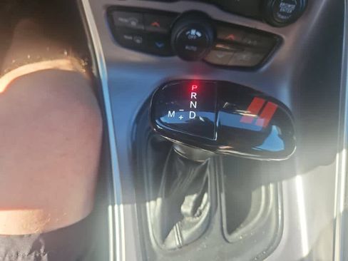 Used 2020 Dodge Challenger SXT RWD image 19