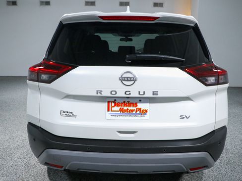 Used 2022 Nissan Rogue SV FWD image 8